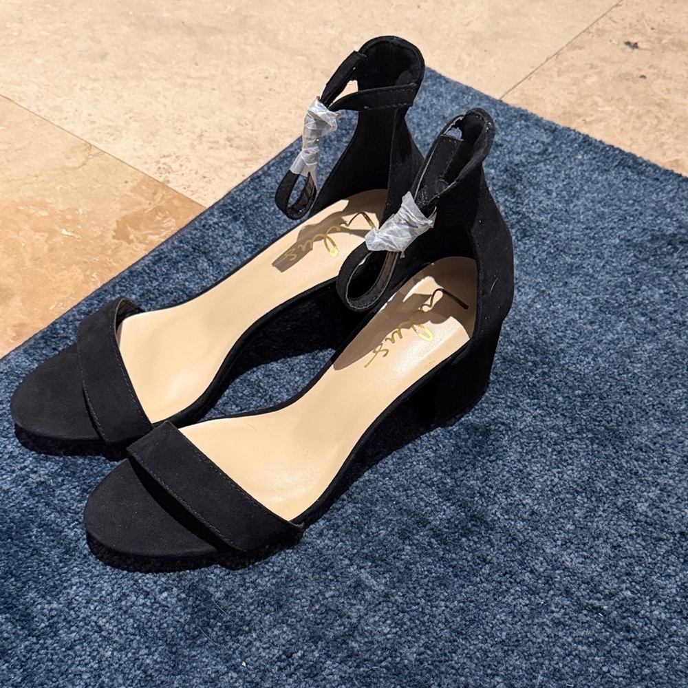 Lulu's Black Suede Heels